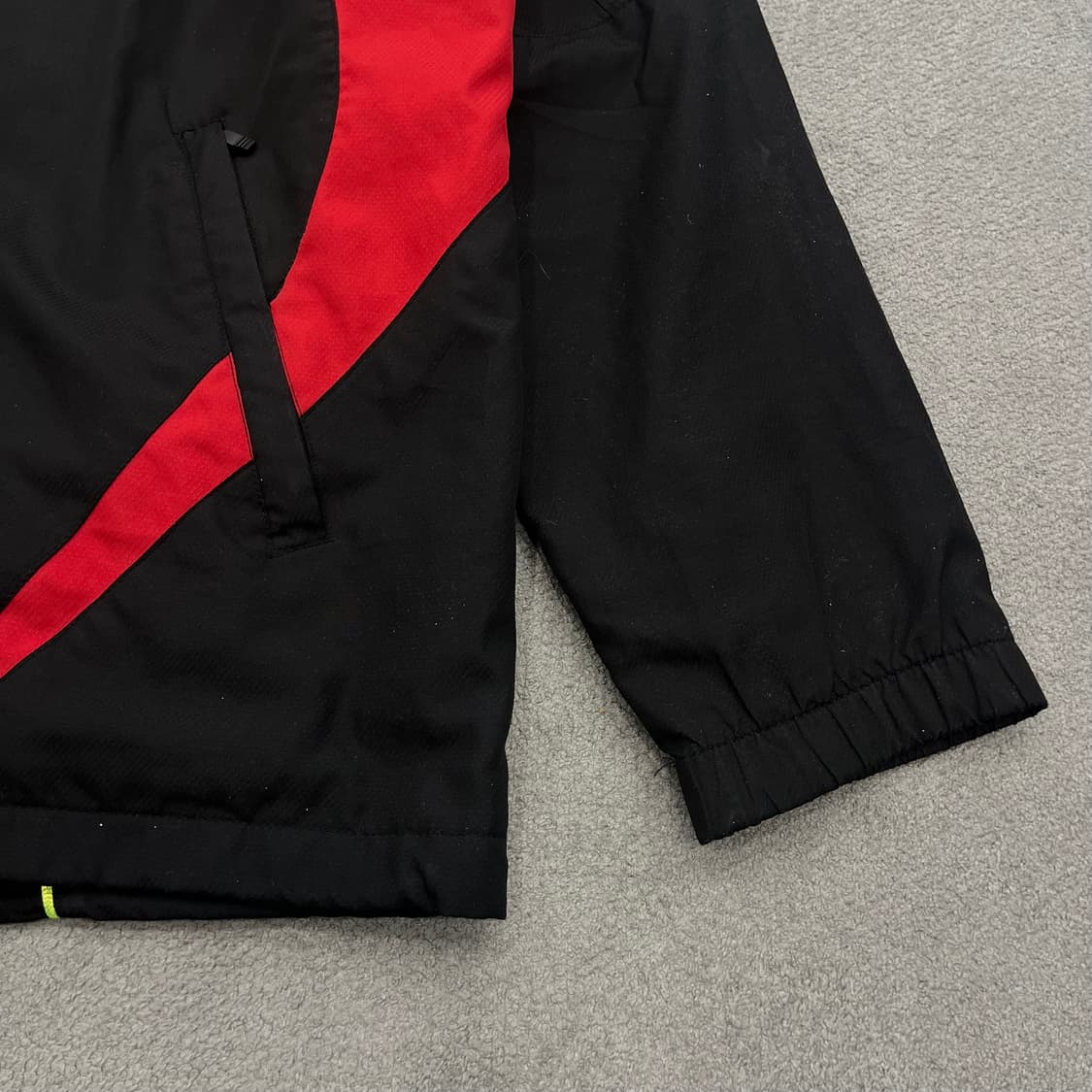 105 아디다스 블랙 바람막이 자켓 상품이미지3