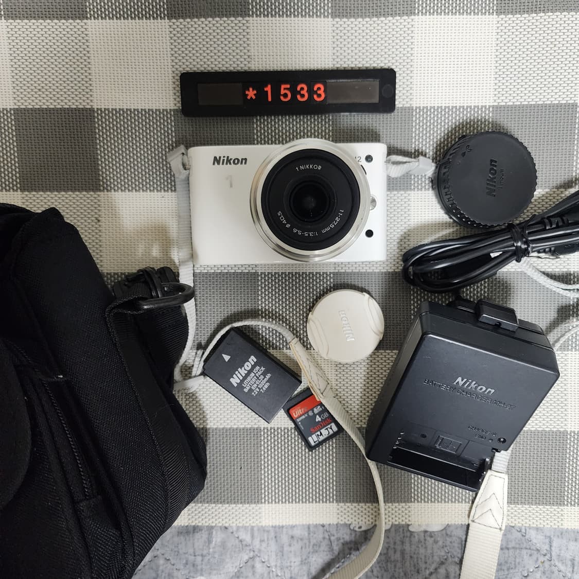 니콘 1 J2 화이트바디 디지털카메라 11-27.5미리 줌렌즈 상품이미지1