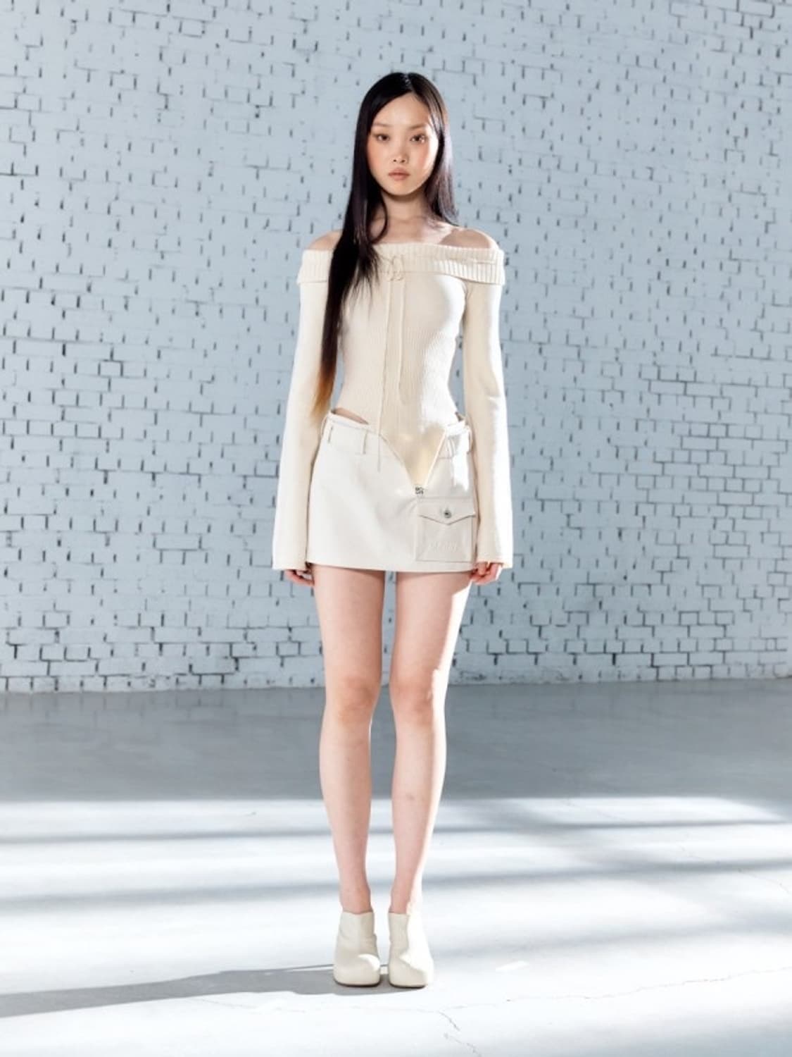 글로니 베라스윙 롱슬리브리스 니트 탑 오프숄더 상품이미지2