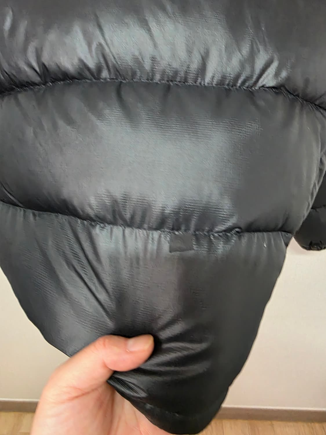 노스페이스 700 눕시 블랙 구스다운 패딩 사이즈 100 하자 마지막사진 상품이미지10