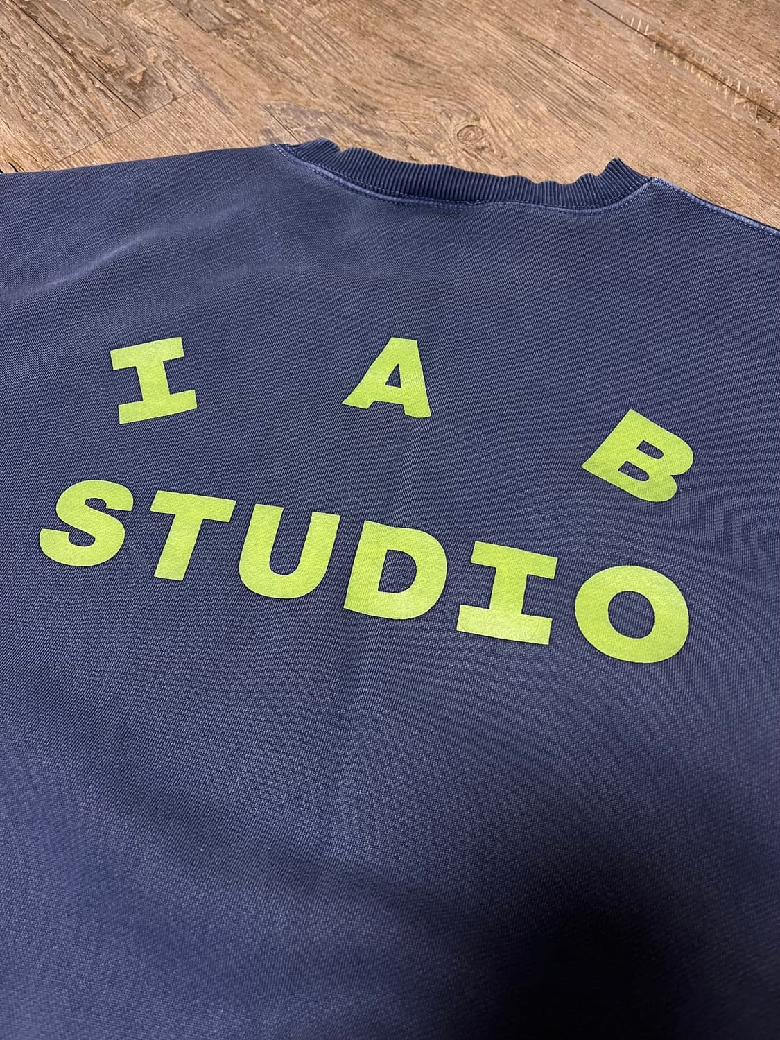 아이앱스튜디오 피그먼트 스웨트셔츠 네이비 상품이미지4