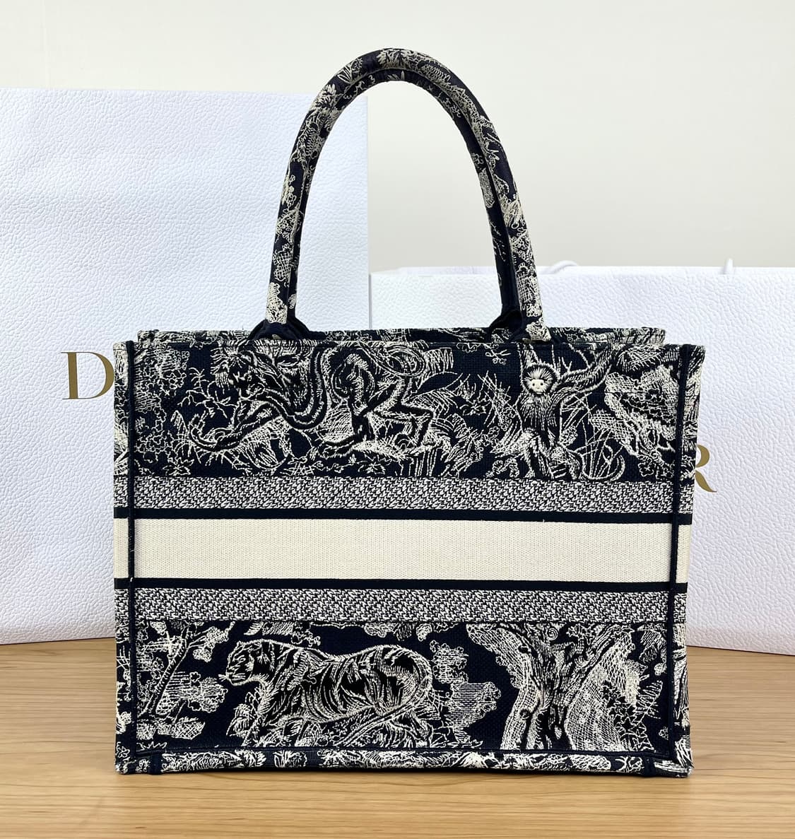 디올 북토트백  상품이미지2