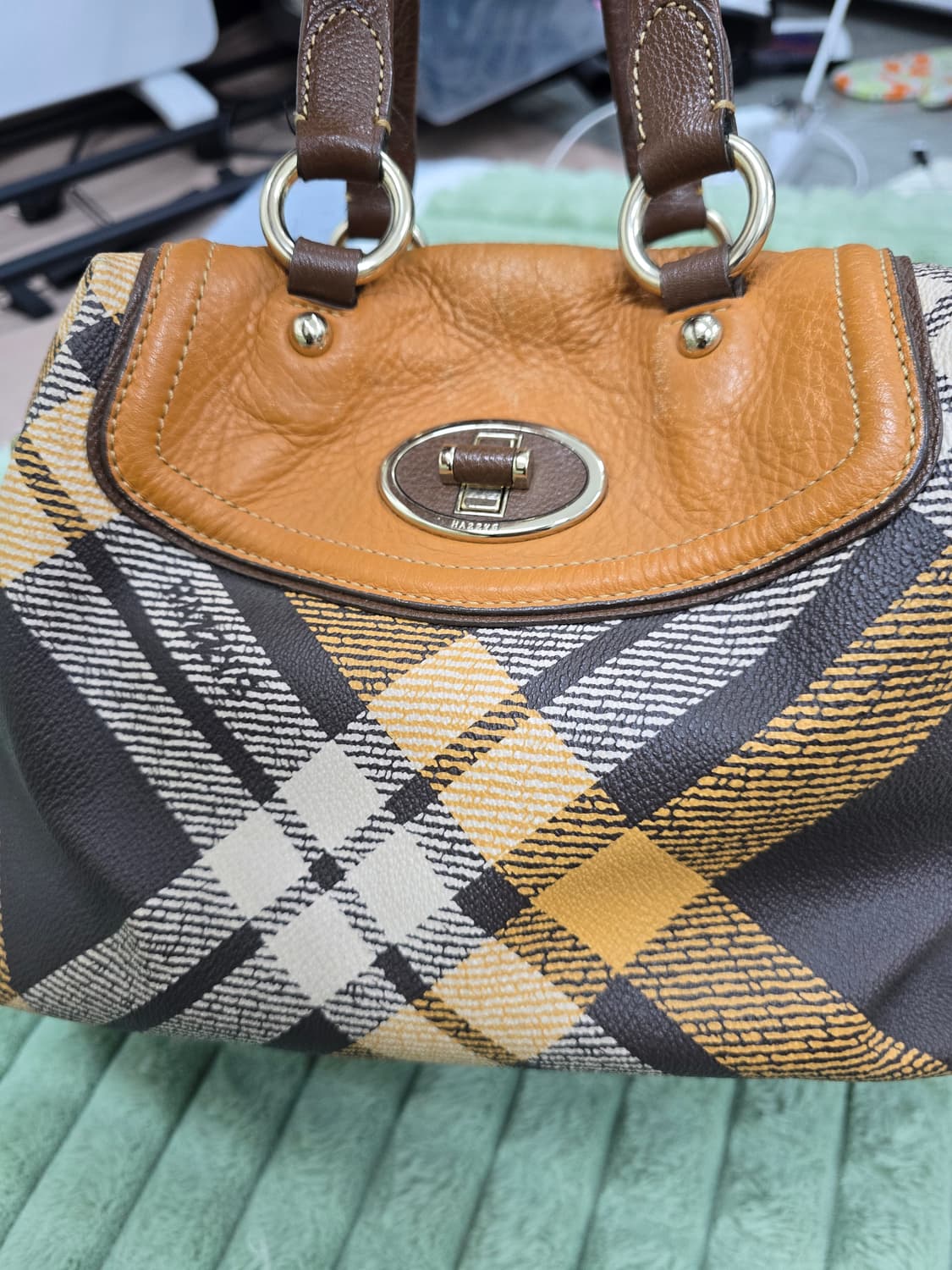 해지스 체크 보스턴백 상품이미지1