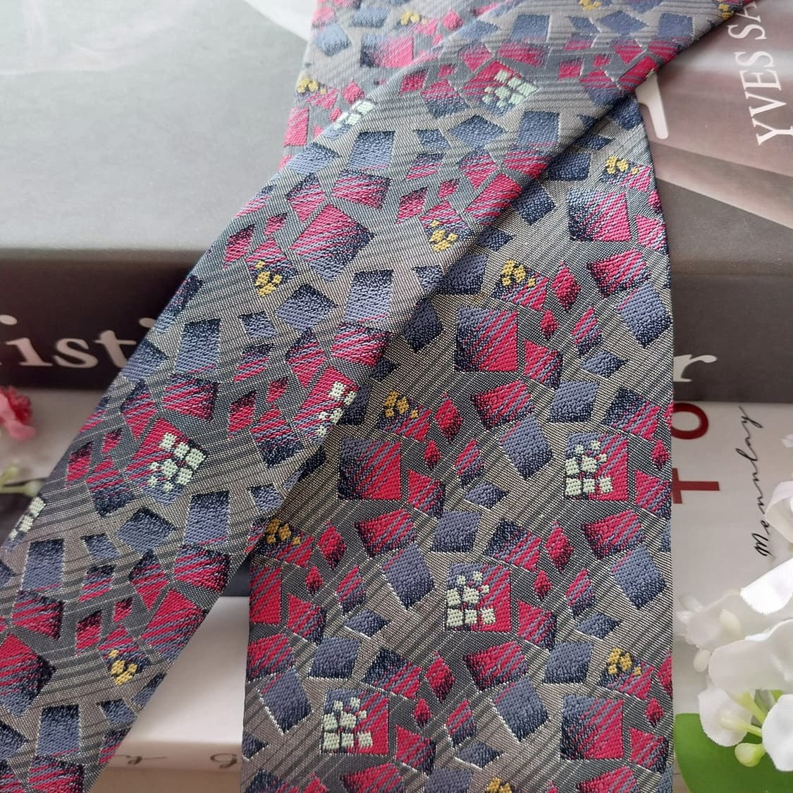 크리스찬 디올 넥타이 그레이 자카드 패턴 8.4cm A등급 K2146
 상품이미지3