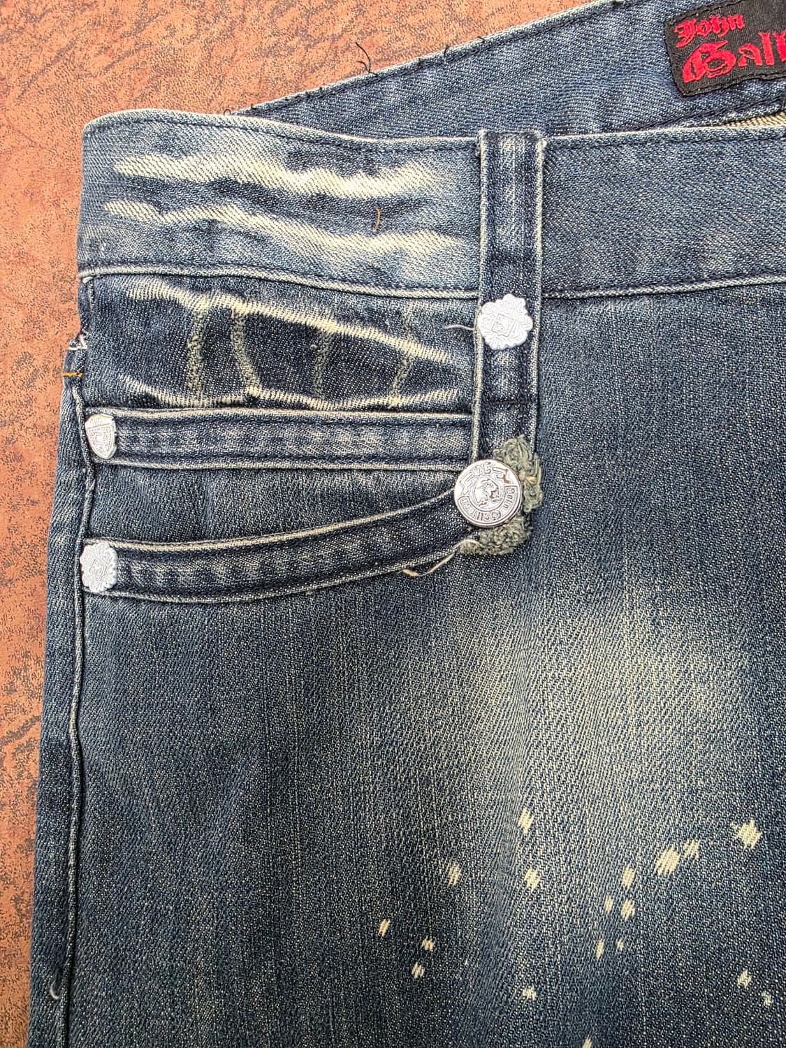 존 갈리아노 헤리티지 가죽 패치 워싱 데님 팬츠 32 상품이미지8