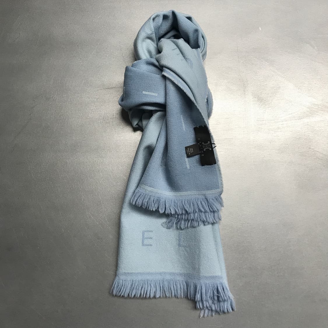 셀린느 로고 머플러 상품이미지1