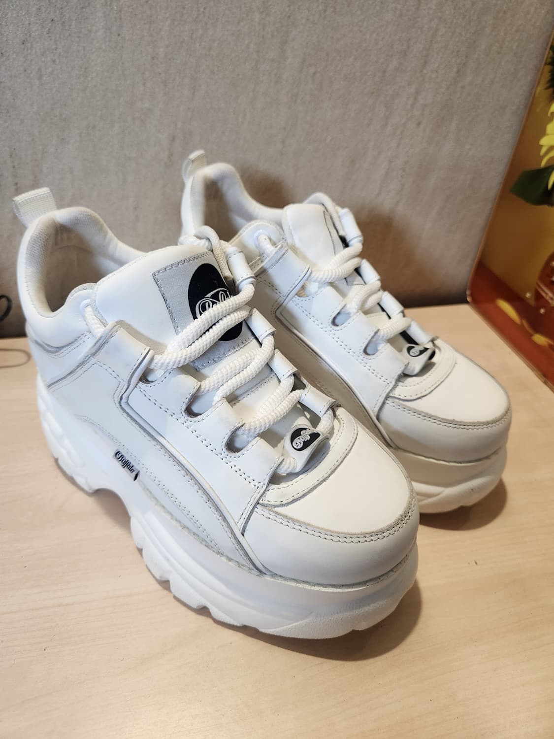 Buffalo 런던 화이트 청키 스니커즈 ✨ 8cm 키높이 레어템 상품이미지1