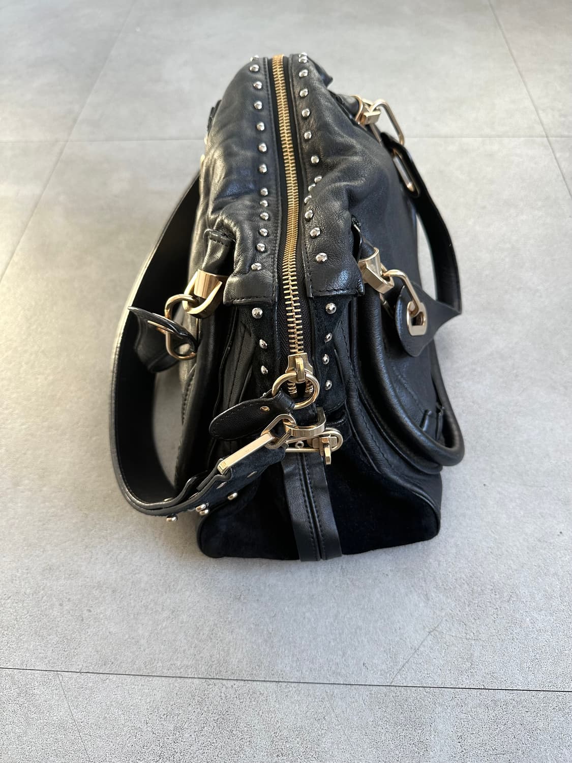 끌로에 파라티 스터드 레더백 상품이미지3