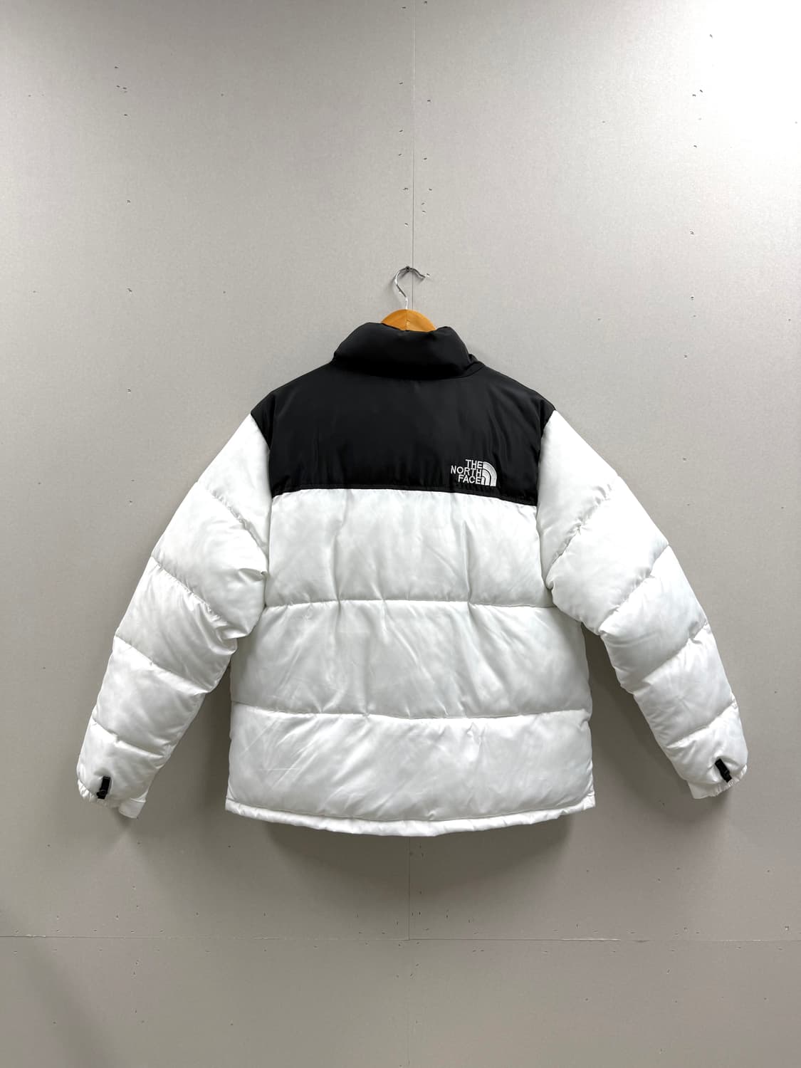 남성 XL / 노스페이스 눕시 700 패딩 화이트 블랙 상품이미지8