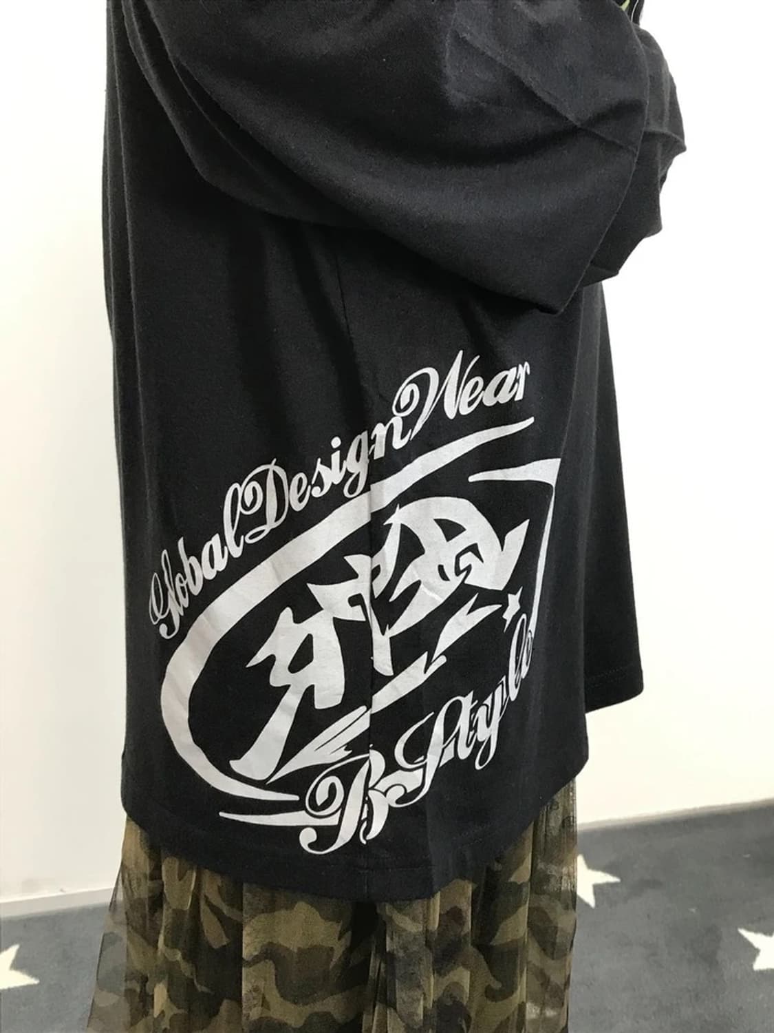 Depicts Graphic Long Sleeve 상품이미지4