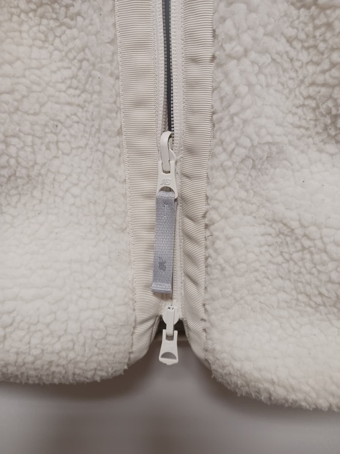 뉴발란스 리버서블 뽀그리 베스트  상품이미지3