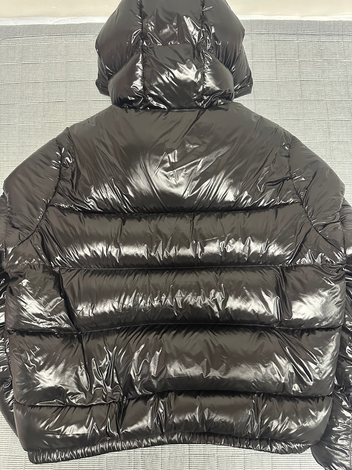 뭉클레어맛 자라 페더 워터프루프 유광 패딩 L 상품이미지4