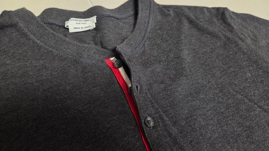 톰브라운 헨리넥 롱슬리브 티셔츠 상품이미지4
