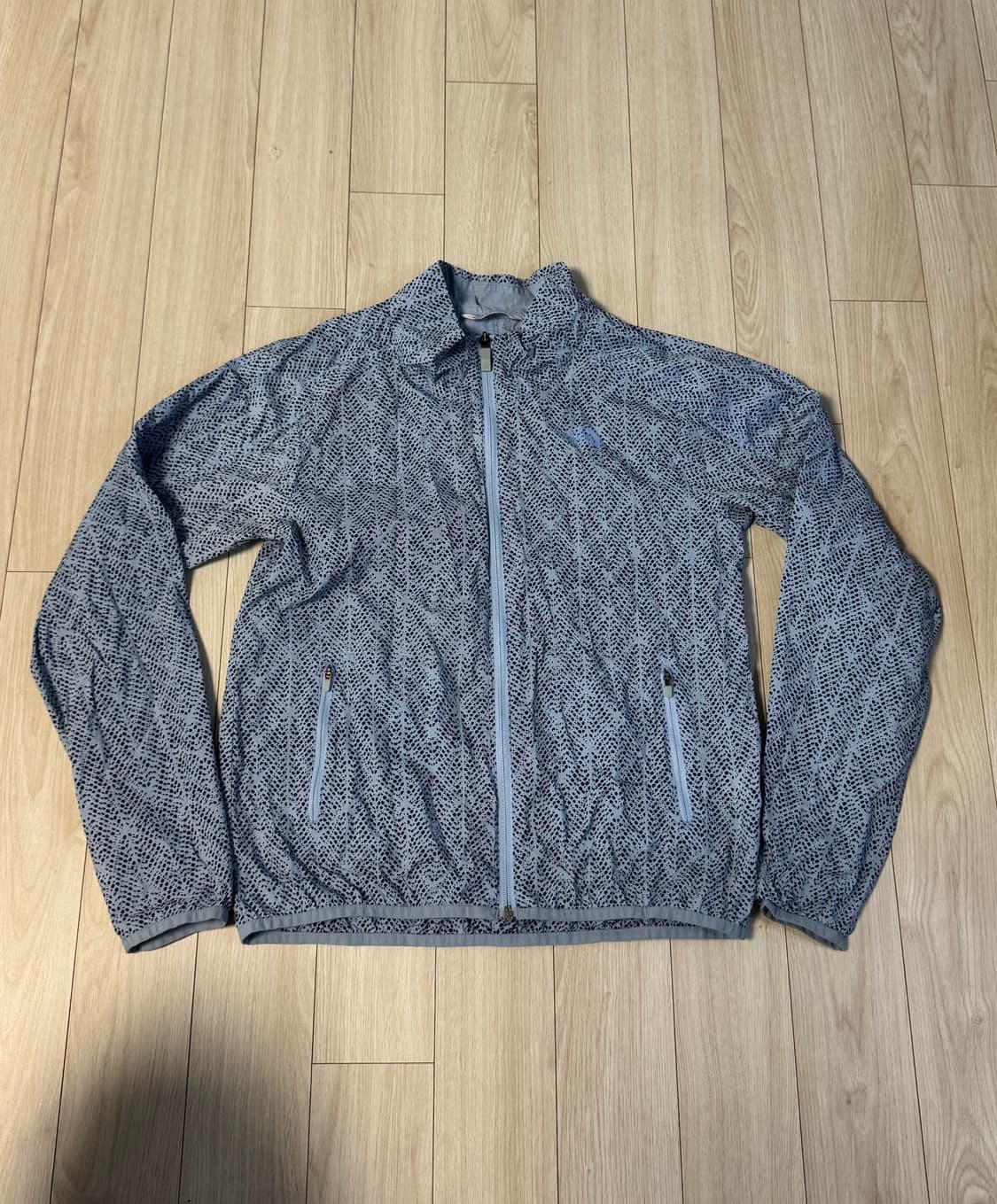 노스페이스 여성용 경량 바람마개 M 상품이미지1