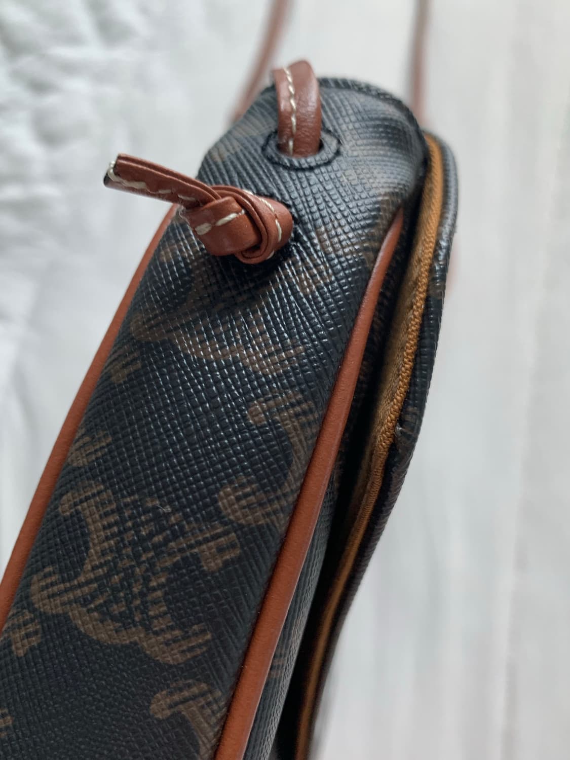 셀린느 트리옹페 트리이앵글 스몰 상품이미지3