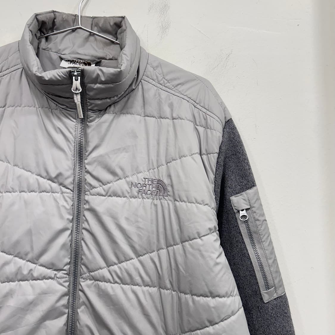 노스페이스 화이트라벨 니트슬리브 퀼팅 경량패딩 상품이미지1