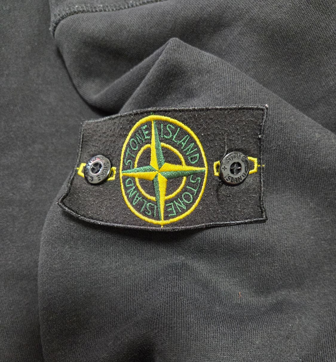 스톤아일랜드 와펜 패치 맨투맨 상품이미지6