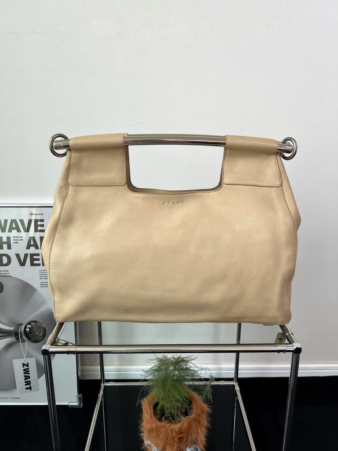 프라다 SS03 비텔로 다이노 메탈 바 토트백 상품이미지1