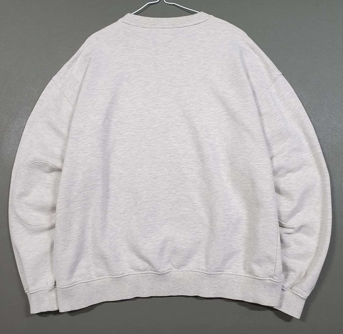 실측 XL) 세인트제임스 신형 22FW 봉봉 엘보우 패치 맨투맨 오트밀 상품이미지9