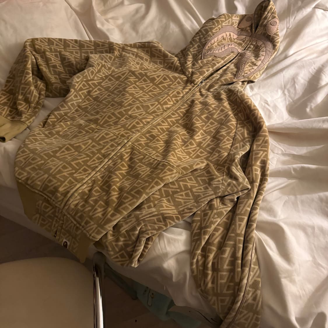 베이프 모노그램 샤크 풀집업 후드집업 30주년 상품이미지1