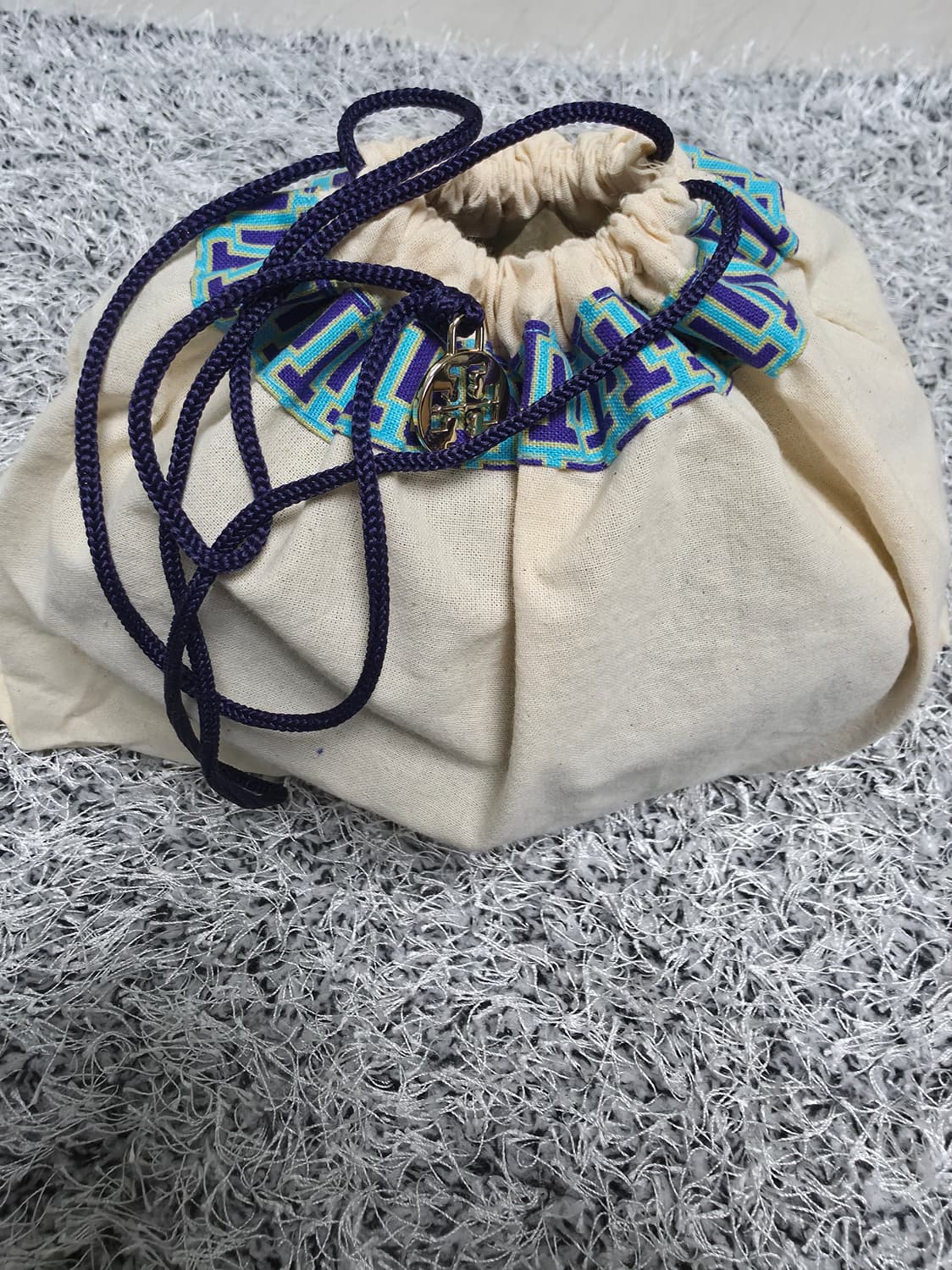 토리버치 키라 쉐브론 카메라백
90450 001 상품이미지8