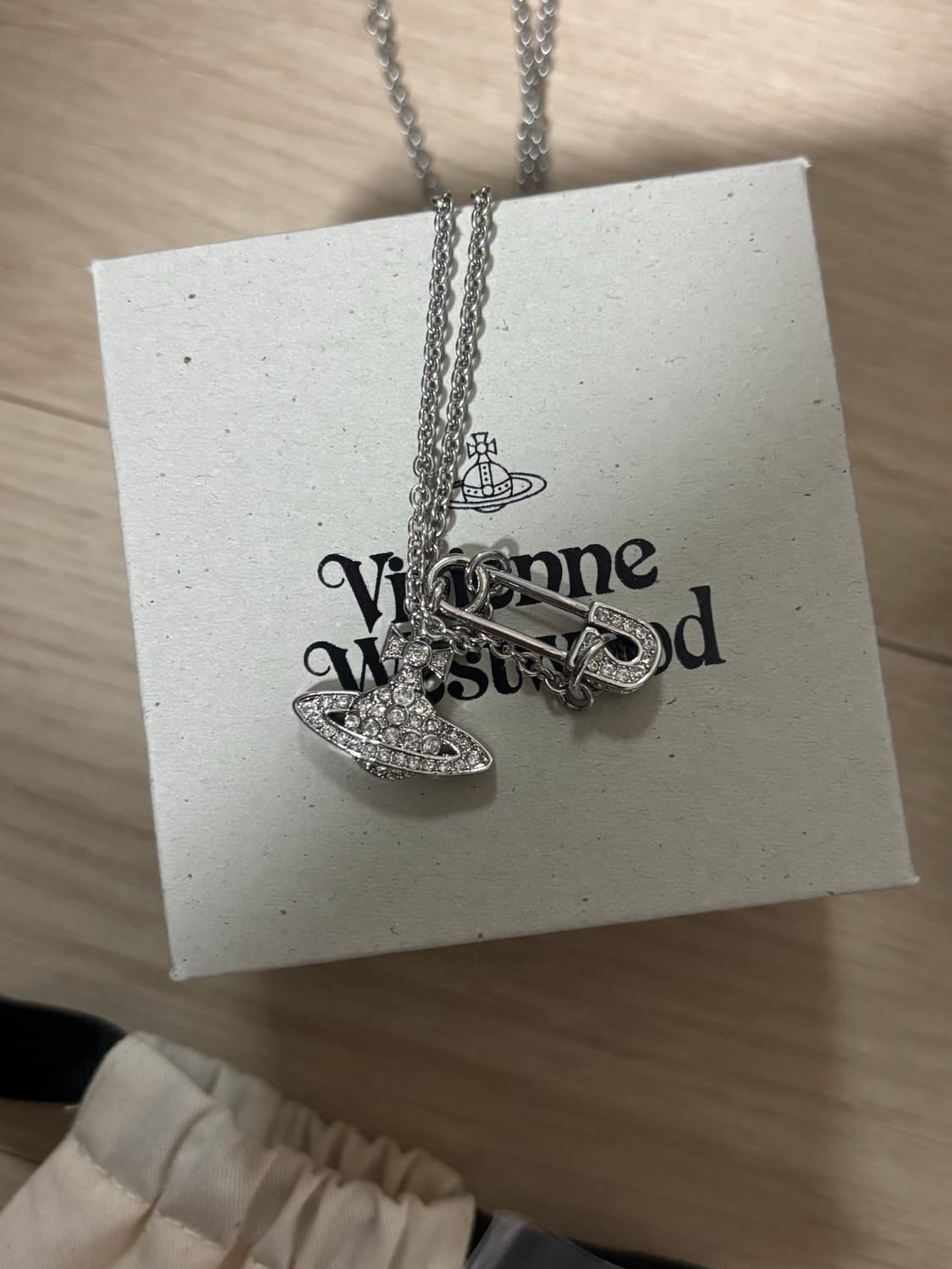 비비안웨스트우드 루크리스 목걸이 상품이미지1