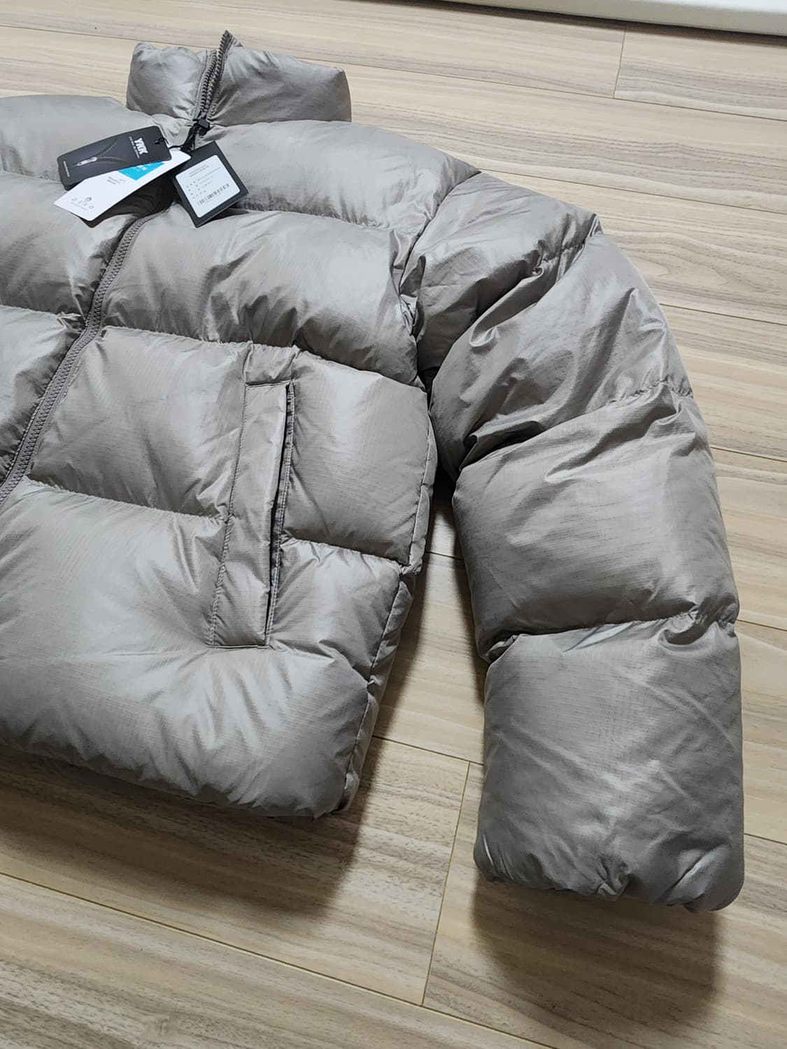 무신사스탠다드덕다운점퍼L베이지오리털패딩 상품이미지2