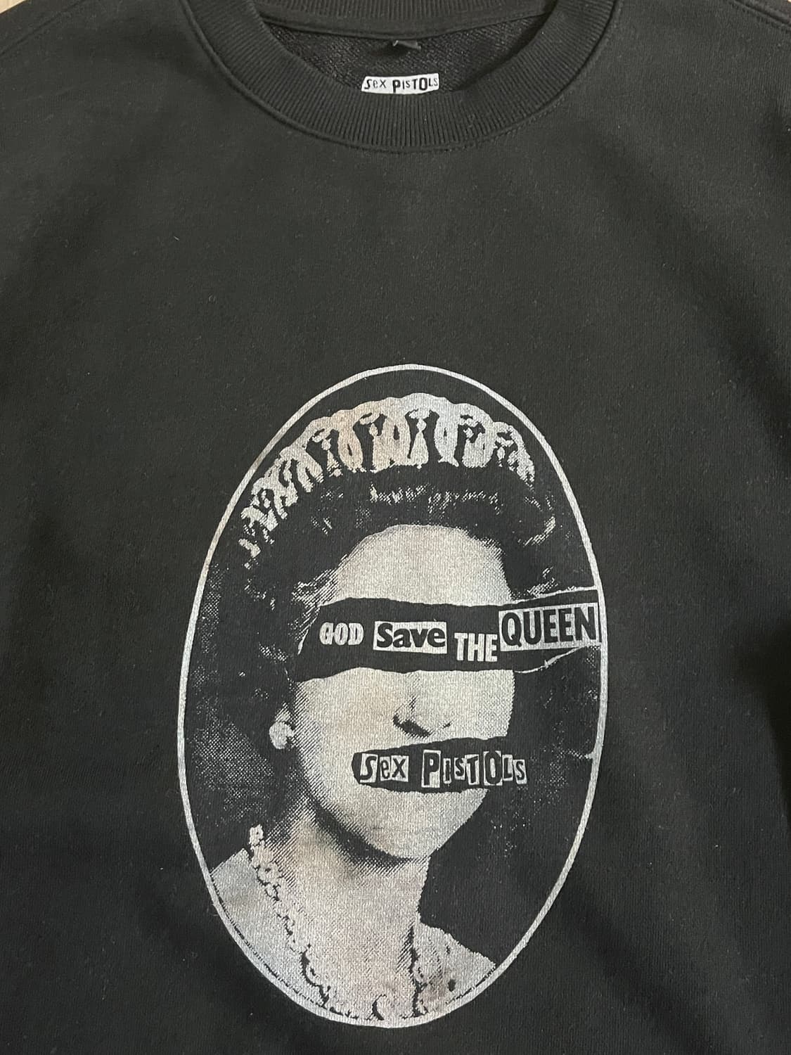 브라바도 맨투맨 SP SAVE THE QUEENS SWEATSHIRT 상품이미지3