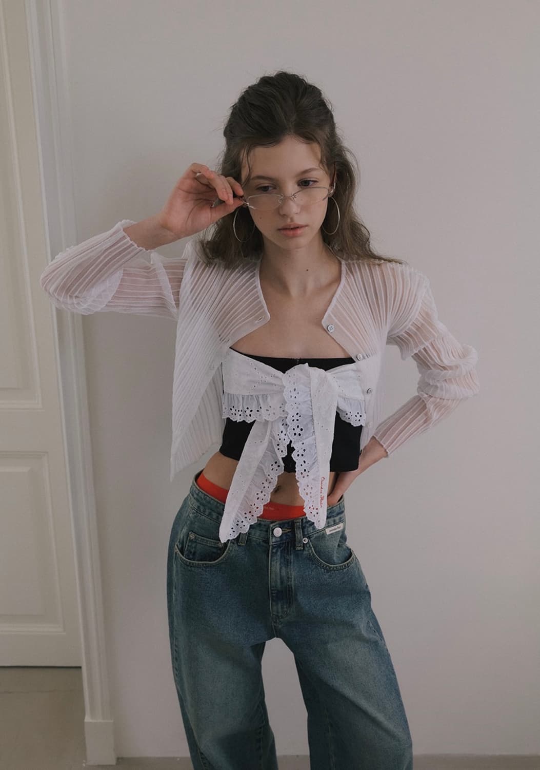 [미착] 오버듀플레어 시어 글로시 립베드 가디건 - 화이트 상품이미지1