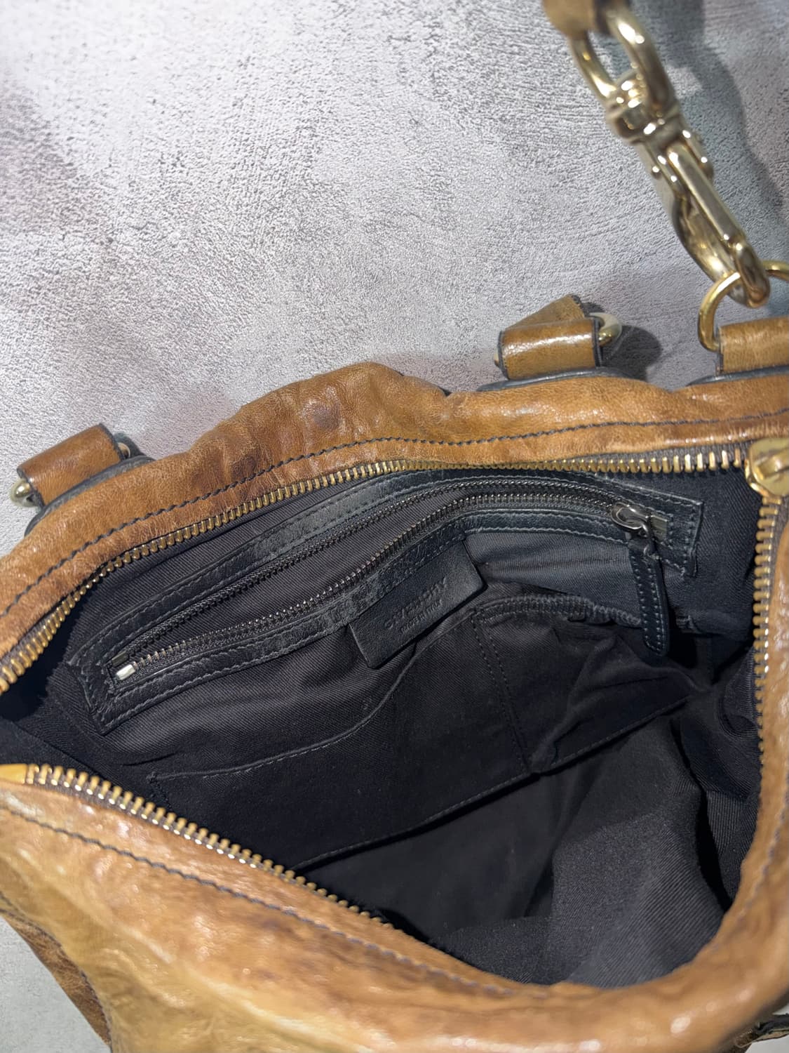 Givenchy Pandora Leather Shoulder Bag 상품이미지5