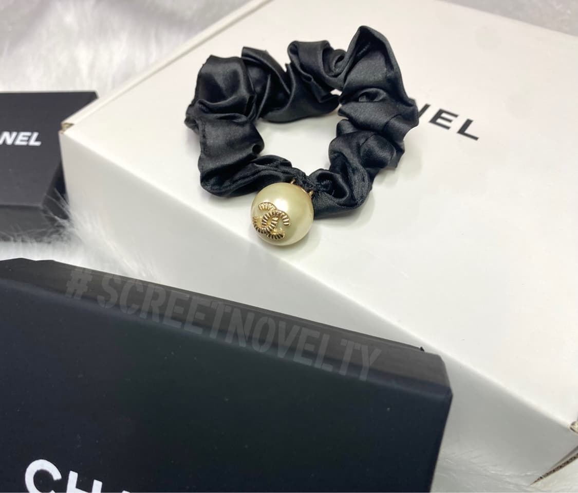 샤넬 진주 CC로고 헤어슈슈 상품이미지4