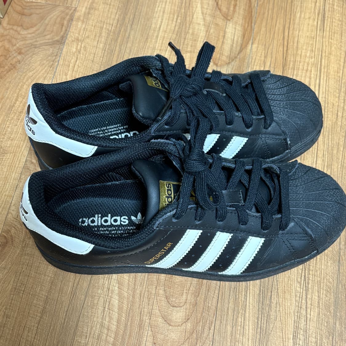 아디다스 슈퍼스타 주니어 검흰 235 상품이미지2