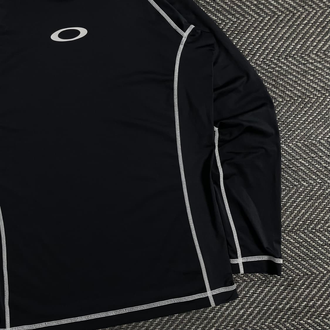 오클리 아이콘 센터로고 스티치 트레이닝 탑o 3490 상품이미지2