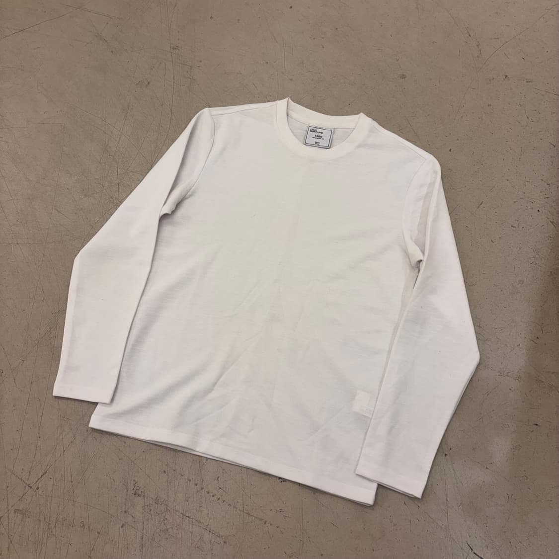 지오지아 화이트 롱 슬리브 상품이미지1