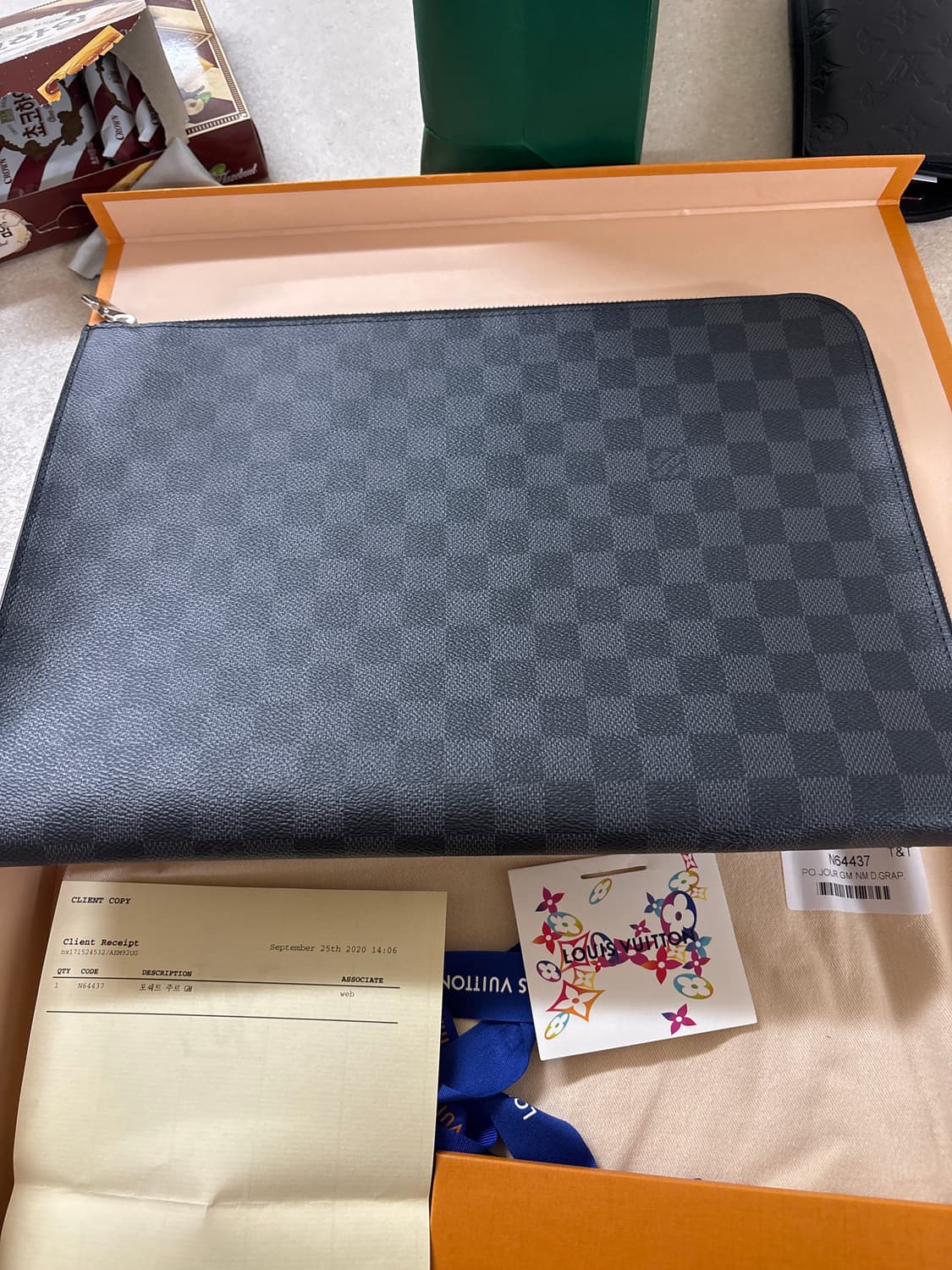 루이비통 포쉐트 주르 GM 다미에 클러치 판매합니다. 상품이미지1