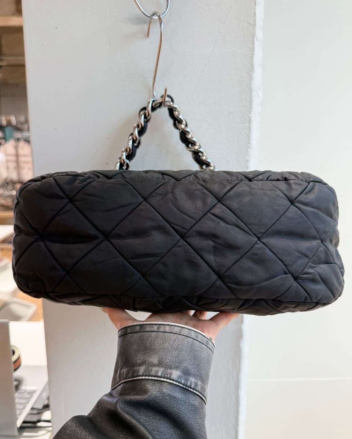 프라다 블랙 나일론 퀼팅 체인 숄더백  상품이미지7