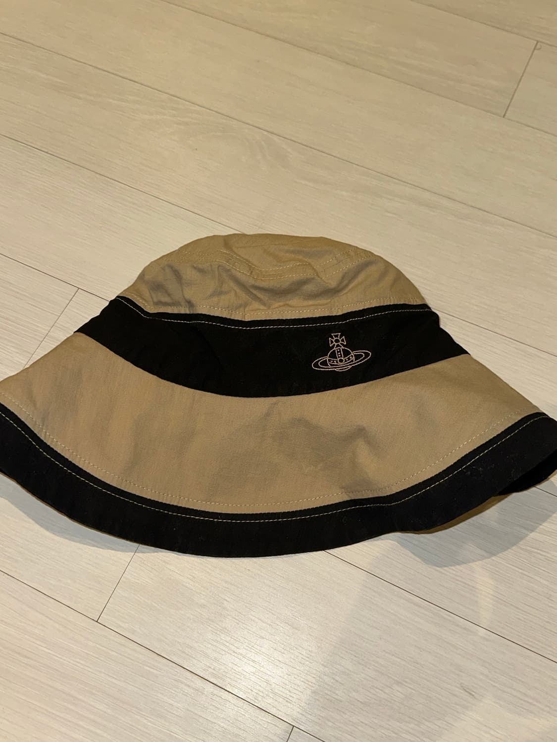 비비안웨스트우드 벙거지 상품이미지1