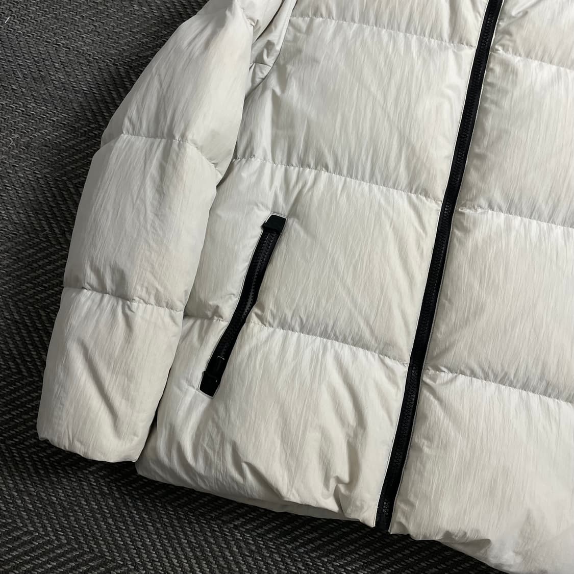 데상트 패치 로고 덕다운 푸퍼 패딩o 4075 상품이미지3