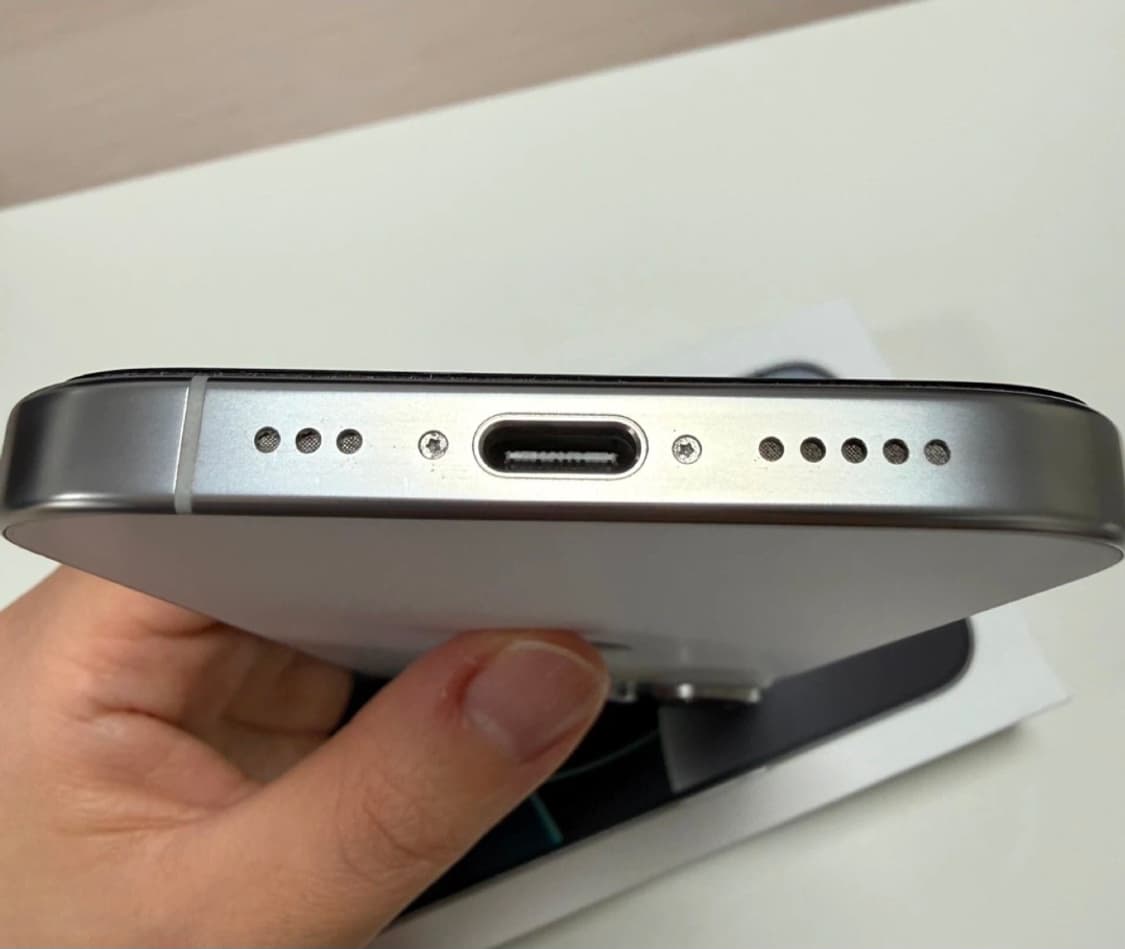 아이폰 16프로 화이트 256 판매합니다  상품이미지5