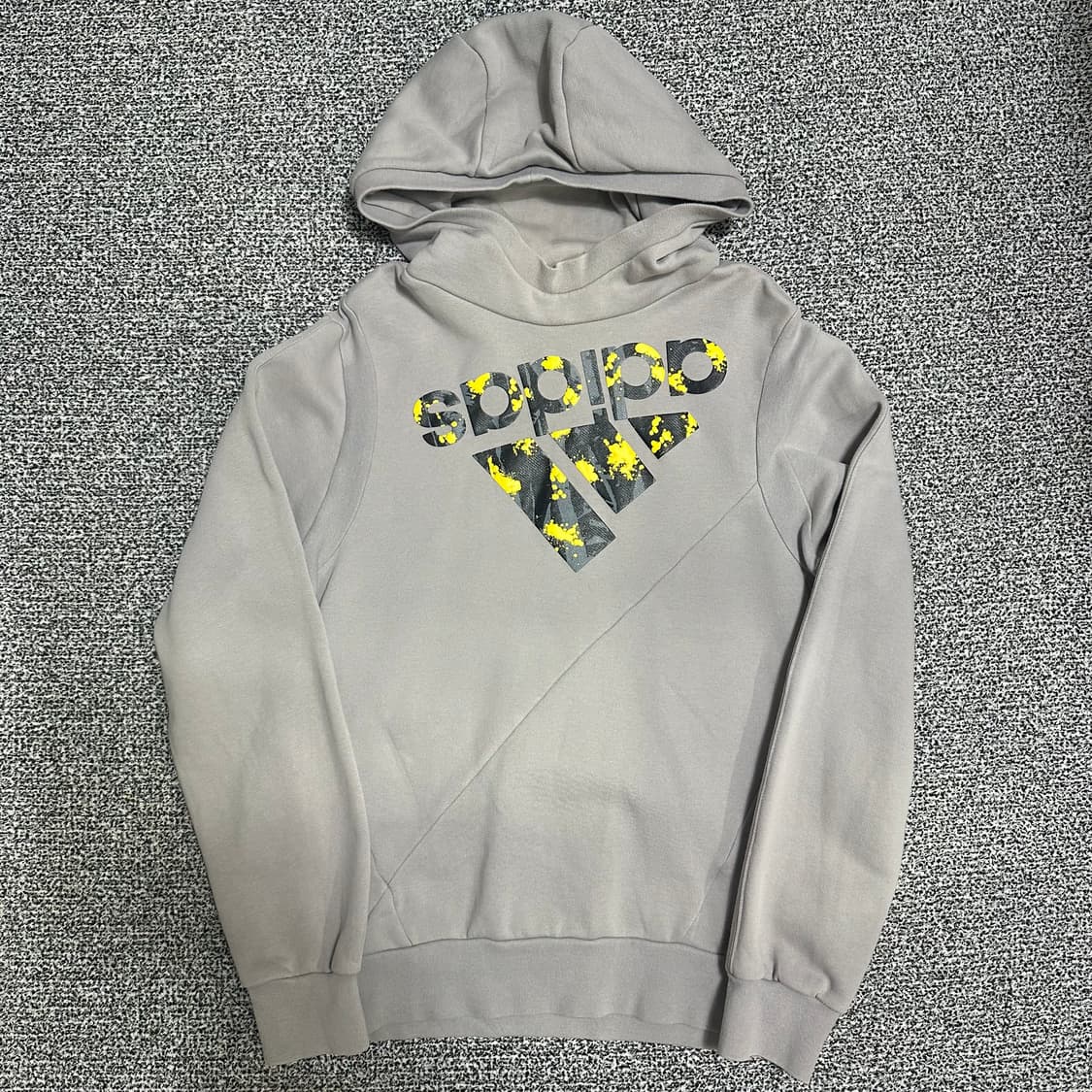 (95) 아디다스 회색 후드티 프린팅 로고 상품이미지1