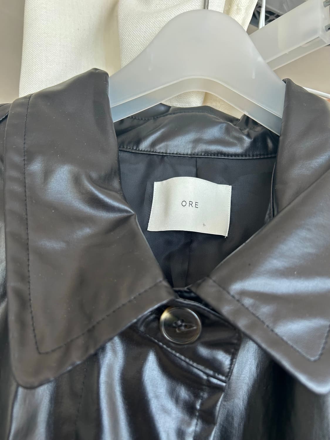 ORE 코팅 레더 라이크 맥 코트 상품이미지4