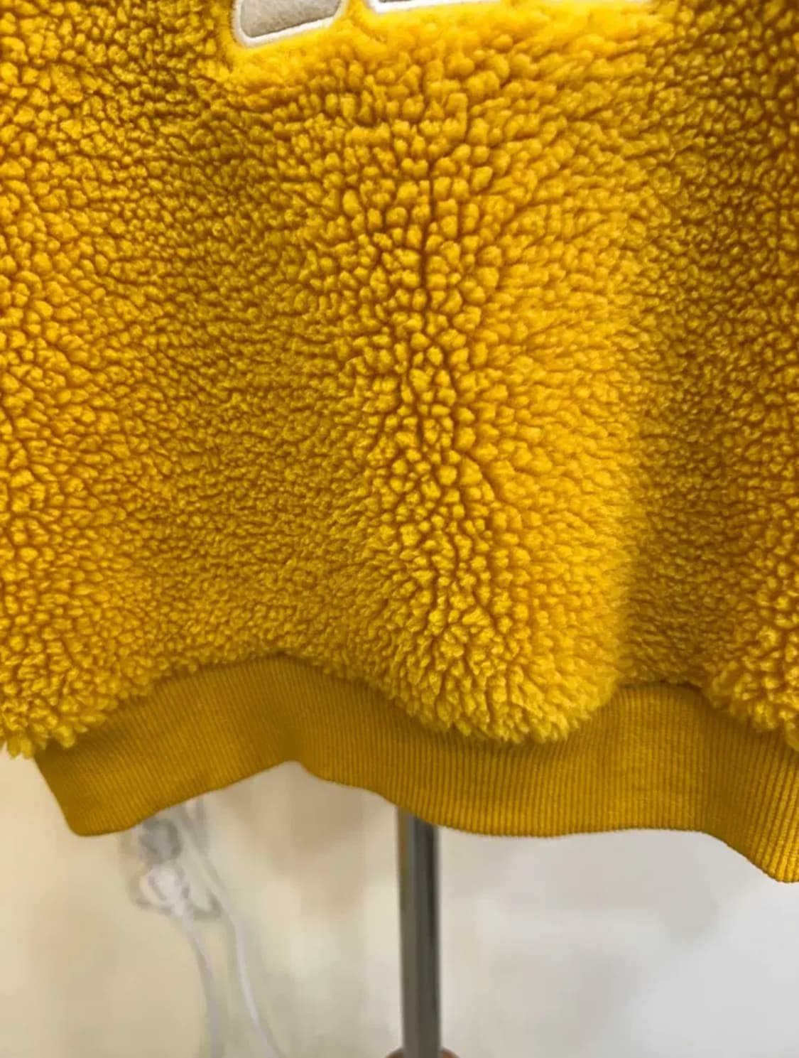 M&M’s 캐릭터 보아 플리스 맨투맨 /머스타드 옐로우/오버핏 상품이미지5