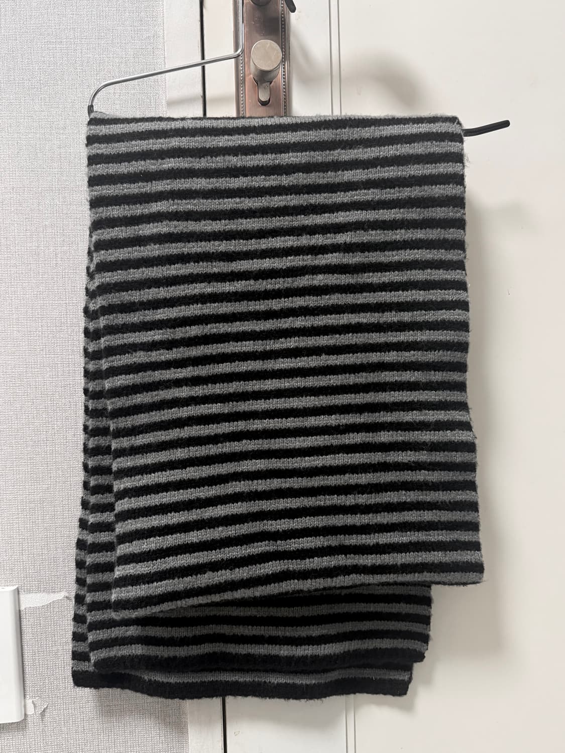 더콜디스모먼트 머플러 목도리 블랙 그레이 상품이미지3