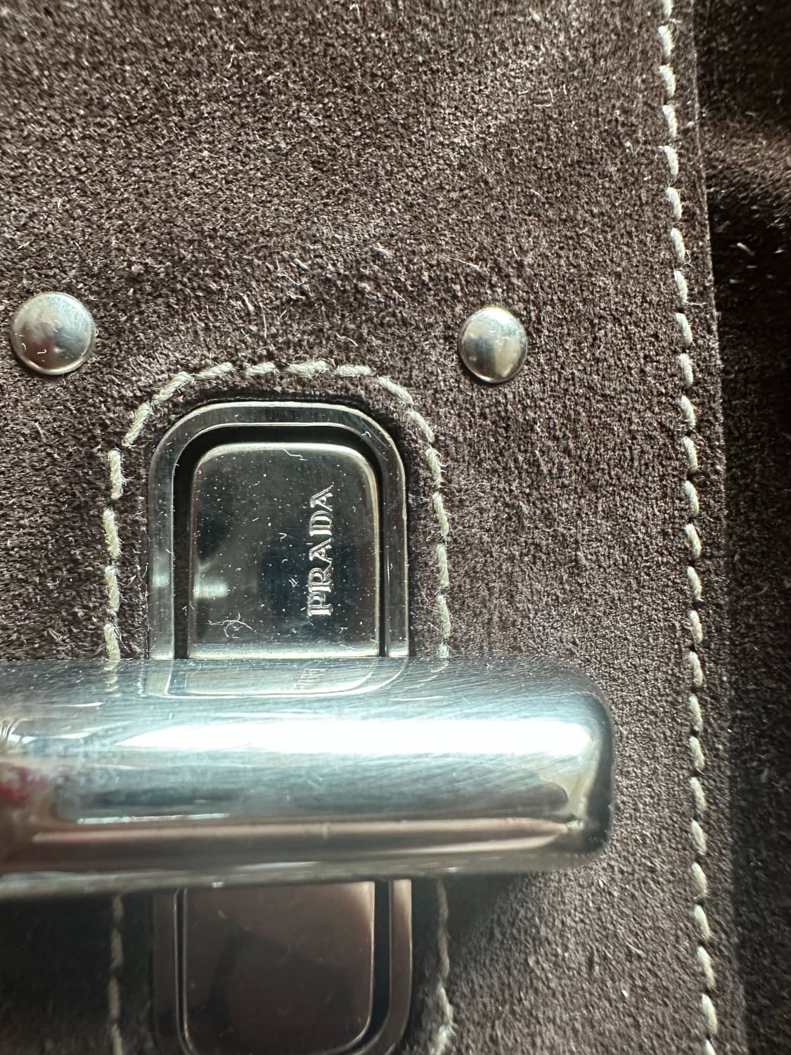 PRADA 스웨이드 브라운 숄더백 상품이미지5