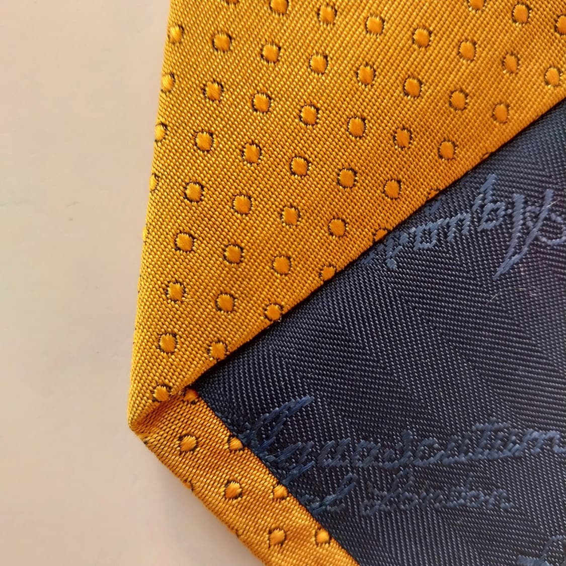 아쿠아스큐텀 실크 오렌지 도트 넥타이 9.8cm A등급 K1655
 상품이미지6