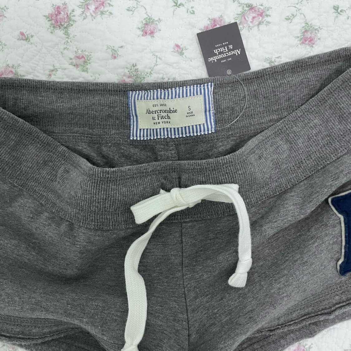 아베크롬비 숏팬츠 트레이닝 그레이 /반바지 홀리스터 빈티지 y2k 상품이미지3