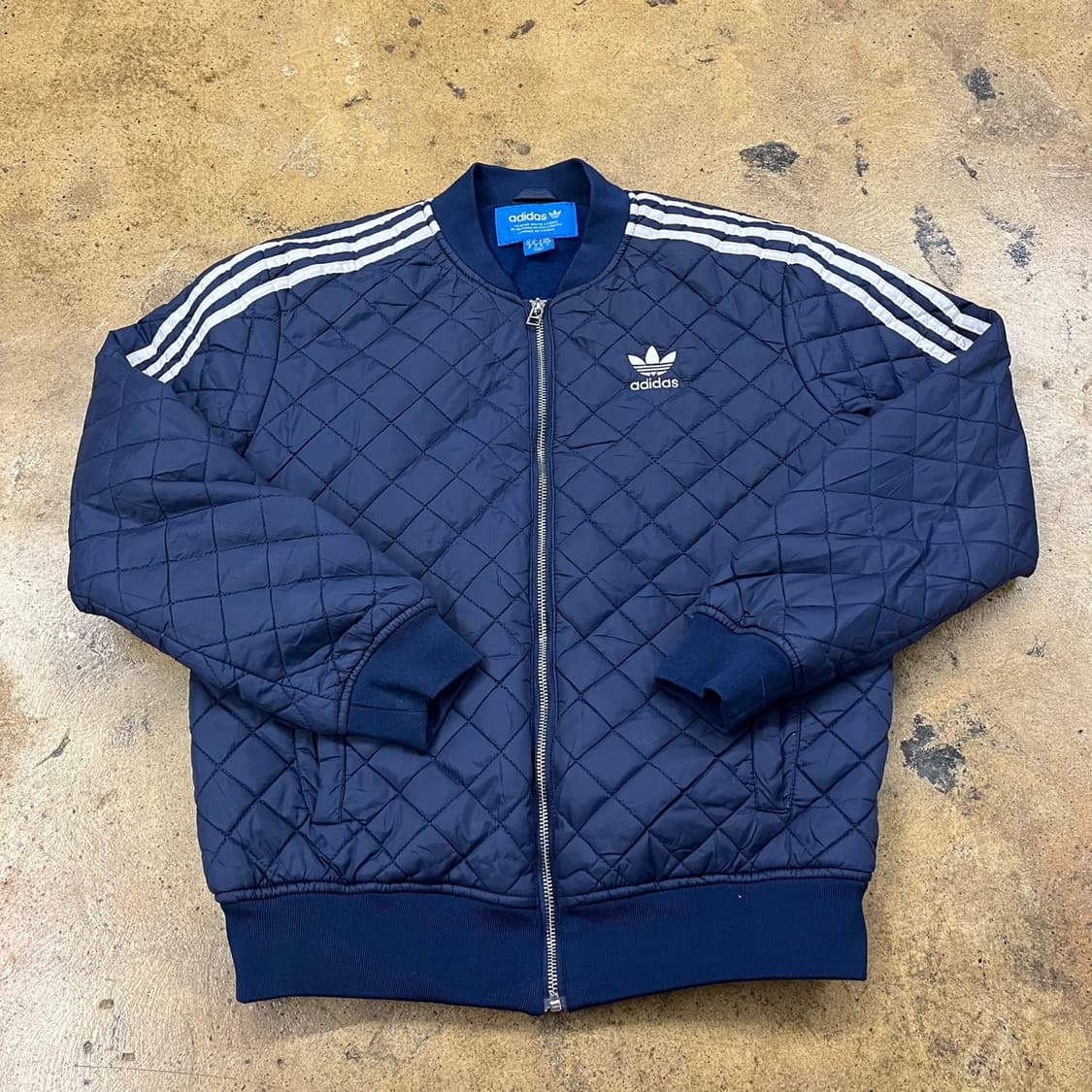 아디다스 네이비 경량 숏패딩  상품이미지2
