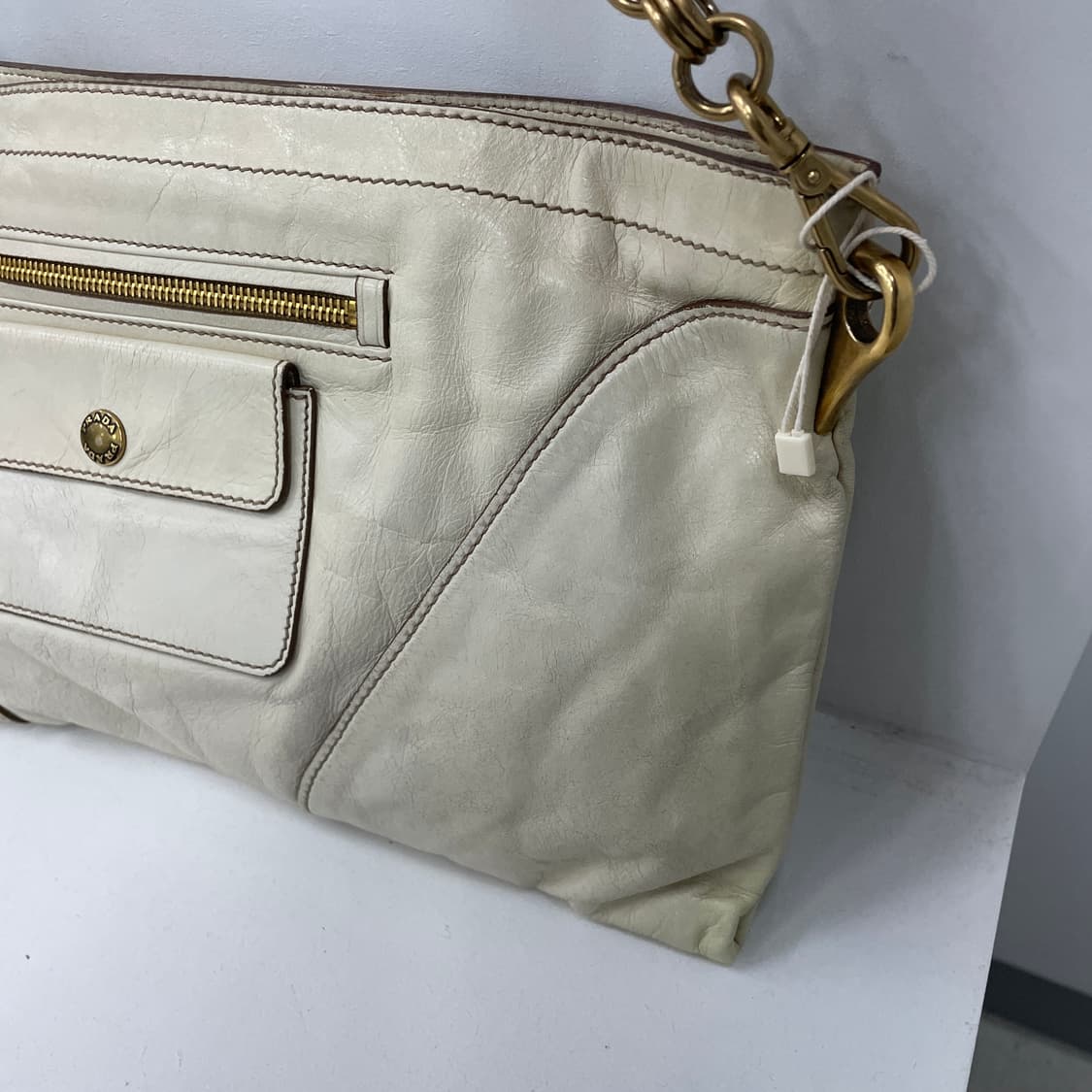 프라다 아이보리 비텔로 레더 시즌 이스트웨스트 체인 숄더백 가방 상품이미지6