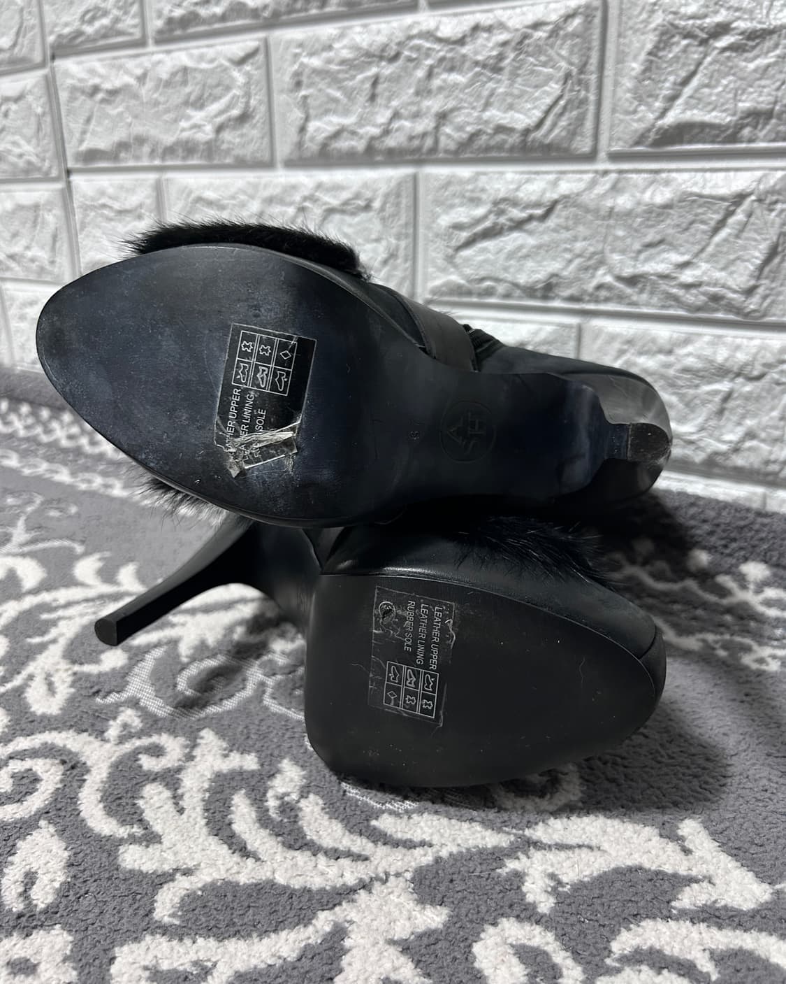 Ash 아쉬 래빗 퍼 랩어라운드 멀티 버클 부츠 상품이미지5