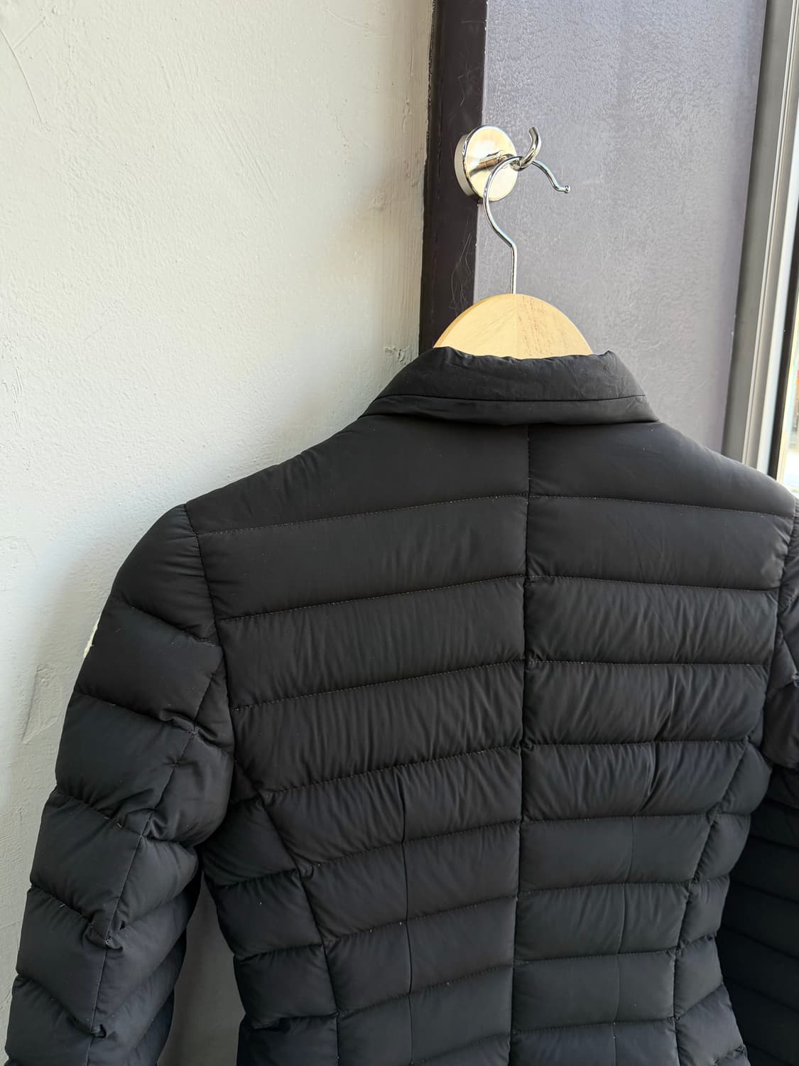 00/ 몽클레어 베이직 와펜 구스다운 경량 패딩자켓 상품이미지9